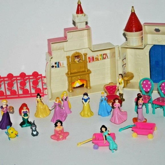 Disney Polly Pocket Beauty & the Beast Castle 2009 Mattel & PRINCESS Figure Set - Picture 3 of 6